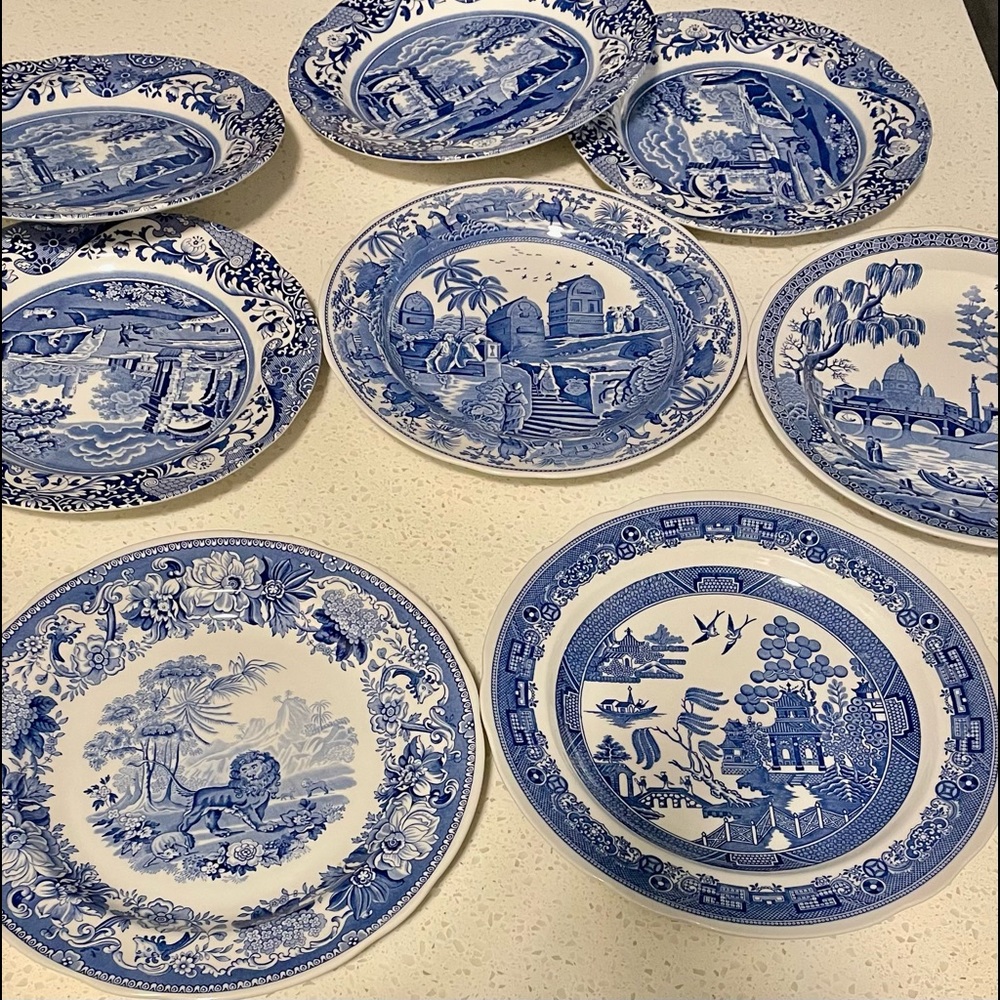 8 Spode Blue Room and Blue Italian Dinner plates- sold as LOT